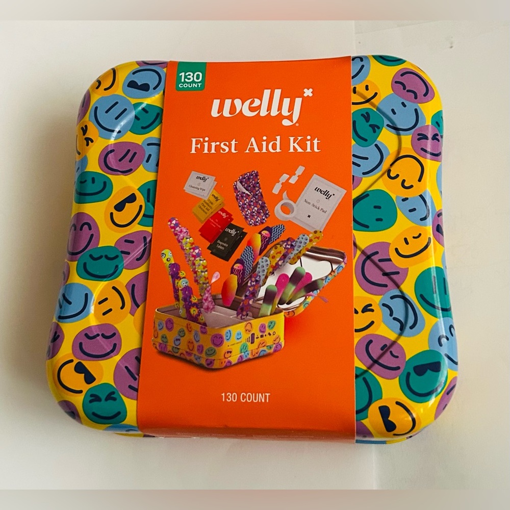 New Welly First Aid Kit 130 Count Tin Flex Fabric Bandages Butterfly Strips More